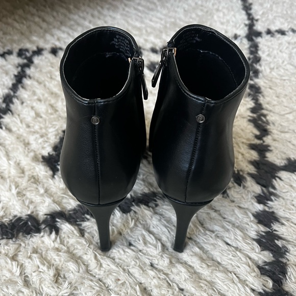 French Connection Sleek Black Ankle Booties Sz9 - Picture 7 of 10